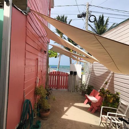 Chila'S Accommodations Caye Caulker Extérieur photo