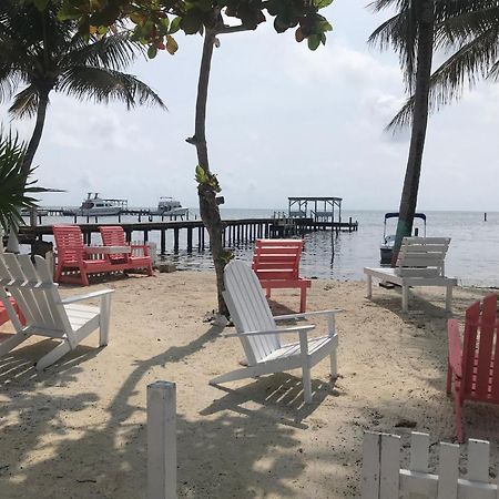 Chila'S Accommodations Caye Caulker Extérieur photo