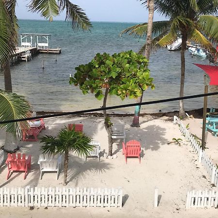 Chila'S Accommodations Caye Caulker Extérieur photo